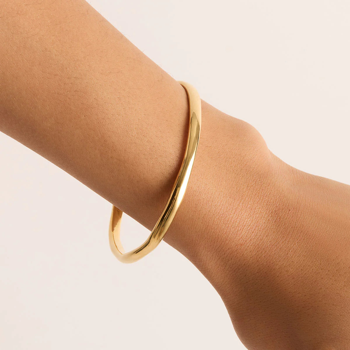 By Charlotte Lover Bangle, Gold