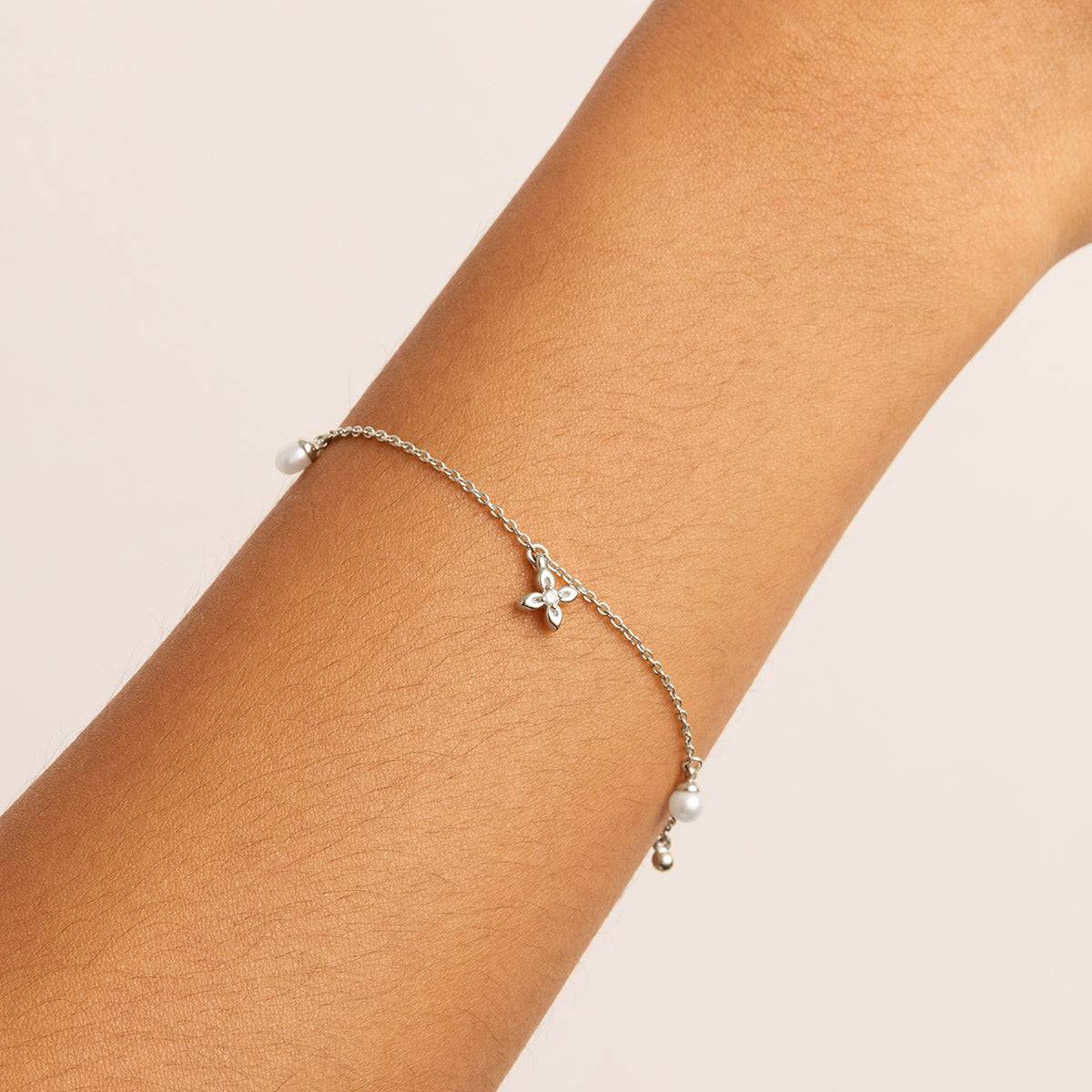 By Charlotte Live in Peace Bracelet, Silver