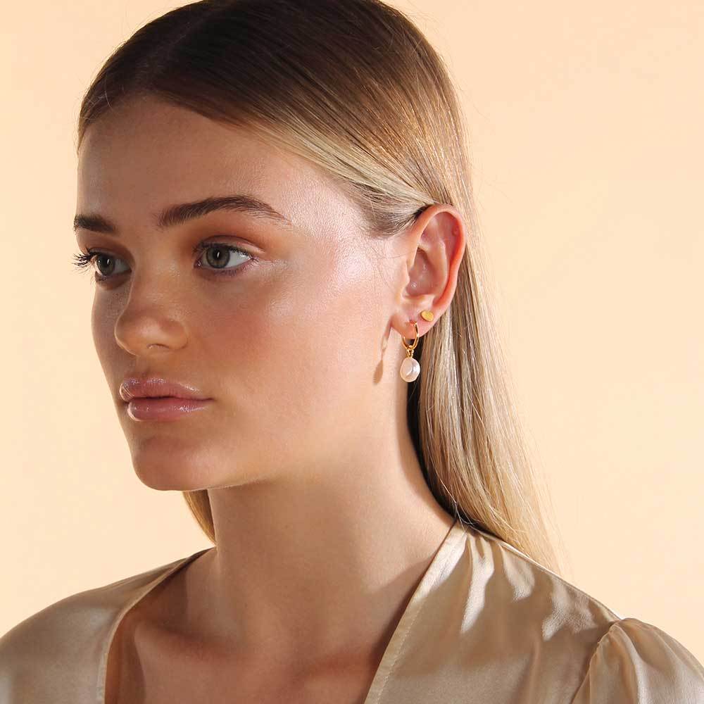 Linda Tahija Baroque Pearl Basic Hoop Earrings Gold