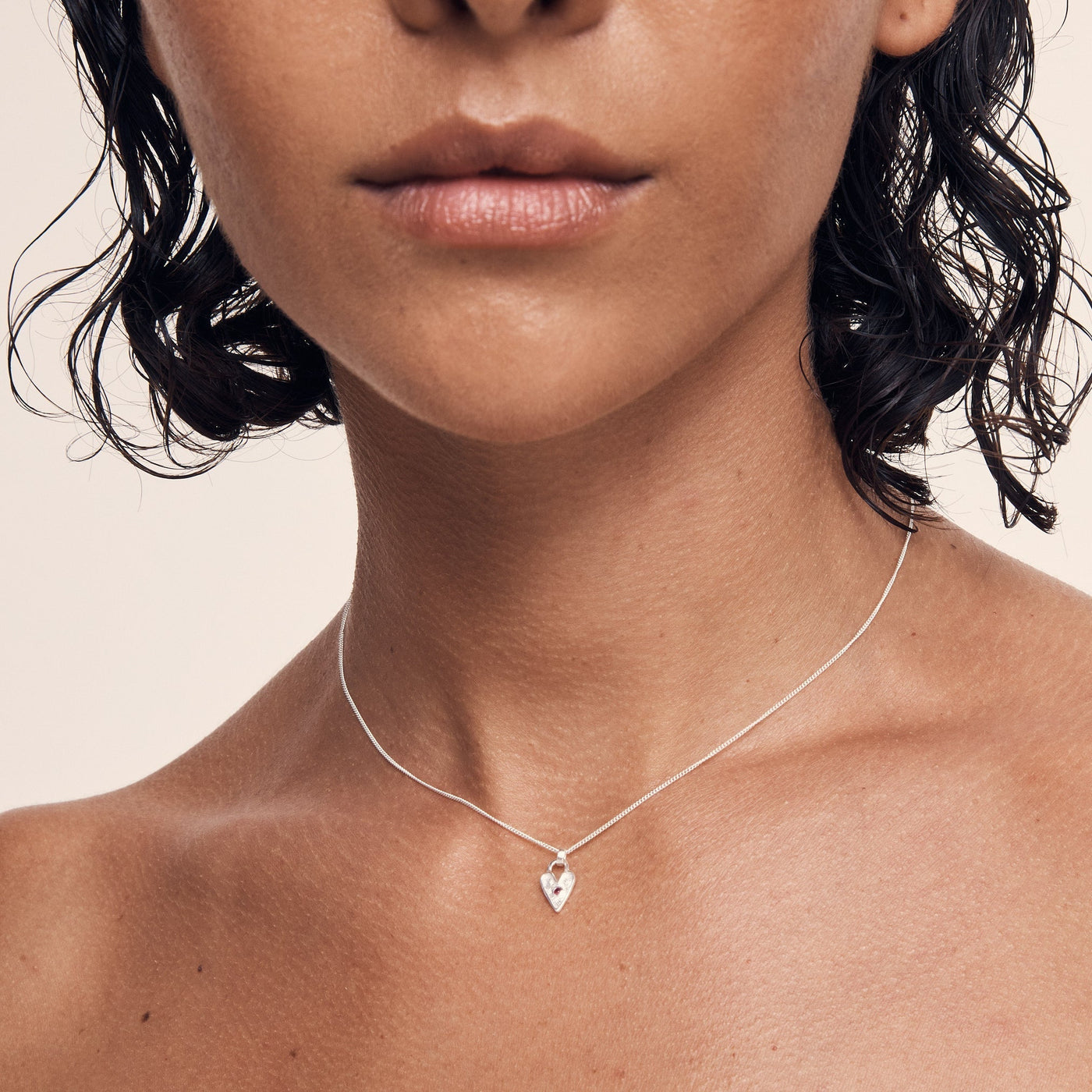 Amor necklace hotsell the bay